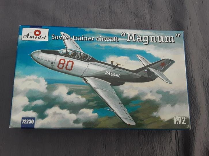Maquette avion AMODEL SOVIET TRAINER MAGNUM 1/72 72230, Hobby & Loisirs créatifs, Modélisme | Avions & Hélicoptères, Avion, Enlèvement ou Envoi