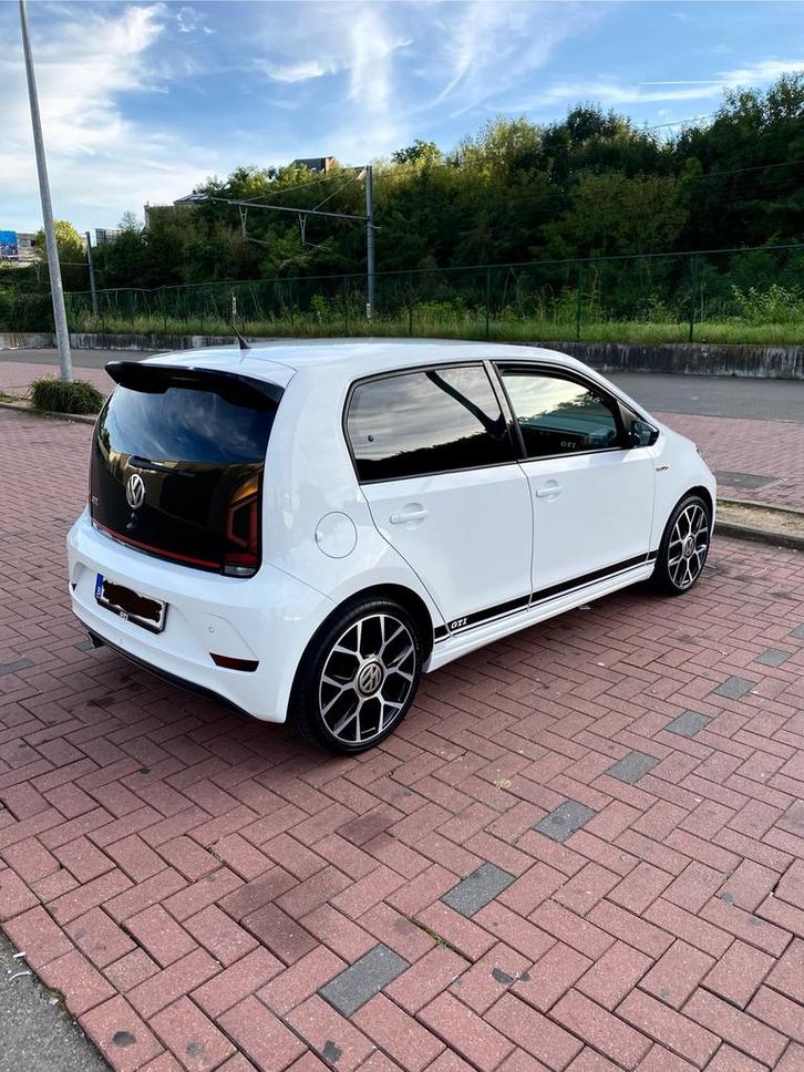VW up gti, Auto's, Volkswagen, Particulier, up!, Benzine, Euro 6, Berline, 5 deurs, Handgeschakeld, Wit, Zwart, Ophalen