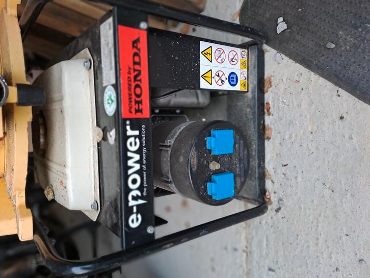 Honda ⚠️urgent car départ ⚠️, Bricolage & Construction, Générateurs, Comme neuf, Essence, Moins de 5 kVA, Enlèvement