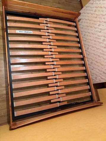 Bed met in de breedte verstelbare lattenbodem beschikbaar voor biedingen