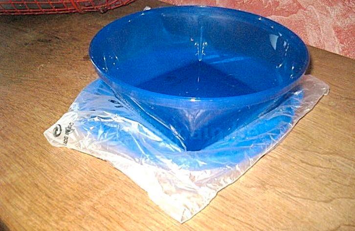 tupperware : boîte de forme design- EN PROMO, Maison & Meubles, Cuisine| Tupperware, Neuf, Boîte, Bleu, Enlèvement ou Envoi