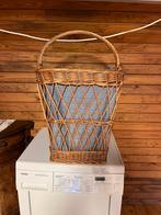 rieten mand met bekleding, Enlèvement