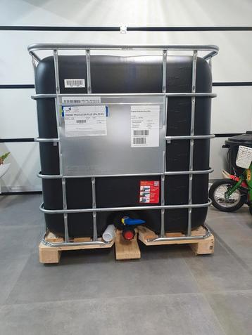 Zwarte IBC tonnen van 1000L +kraan. Levering mogelijk  beschikbaar voor biedingen