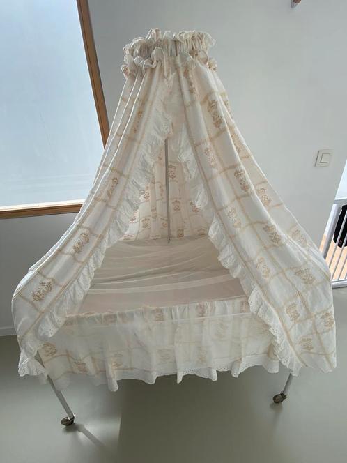 Baby wiegje + goede! matras (retro, prinsesluifel), Kinderen en Baby's, Babywiegjes en Ledikanten, Gebruikt, Wieg, Ophalen