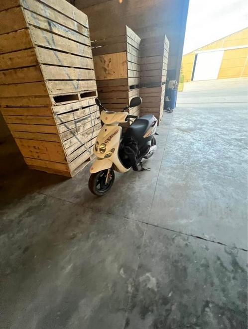 Mbk A klasse  2 takt ( 65 per uur ), Fietsen en Brommers, Scooters | Overige merken, Zo goed als nieuw, Ophalen of Verzenden