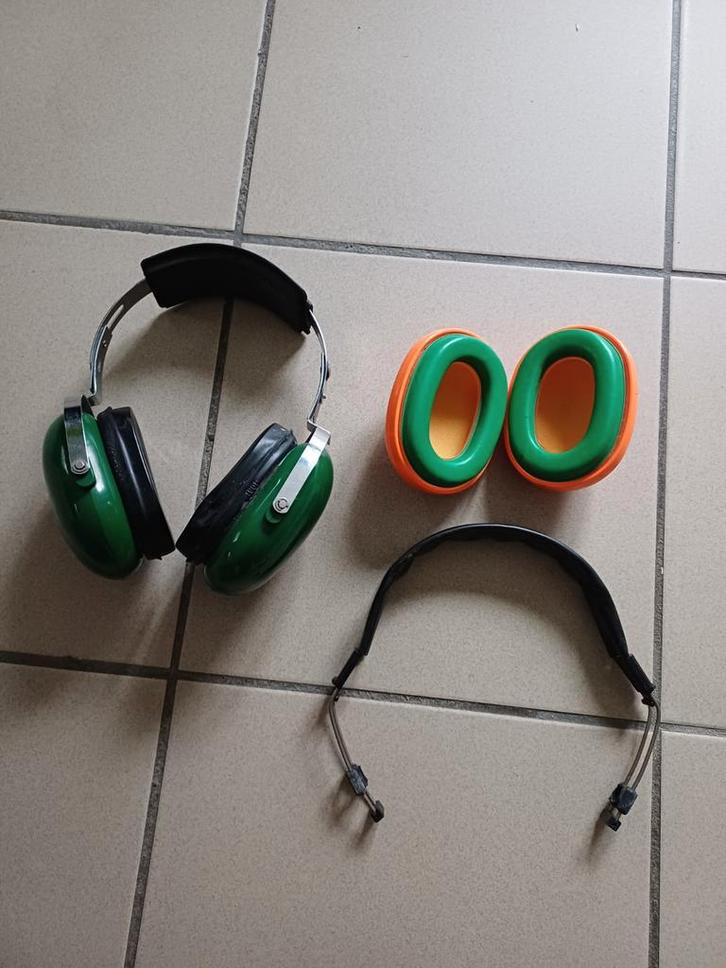 Protection anti bruits (caque), Bricolage & Construction, Protection respiratoire, Enlèvement ou Envoi