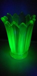 Vase art déco en verre d'uranium, Enlèvement ou Envoi