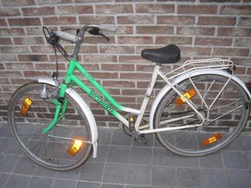 Meisjesfiets 22'' beschikbaar voor biedingen