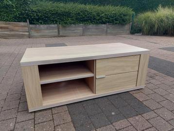 Tv kast, salontafel en 2 kalax ikea kasten  beschikbaar voor biedingen