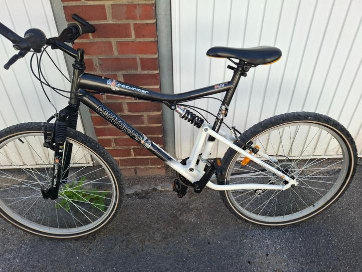 vtt Rockrider full suspendu 26 pouce en bonne état, Fietsen en Brommers, Fietsen | Mountainbikes en ATB, Fully, Ophalen
