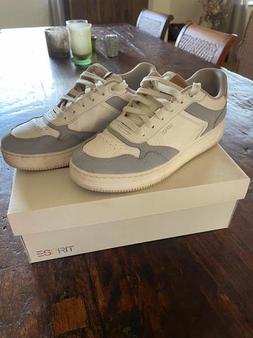 Sneakers Esprit maar 38 beschikbaar voor biedingen