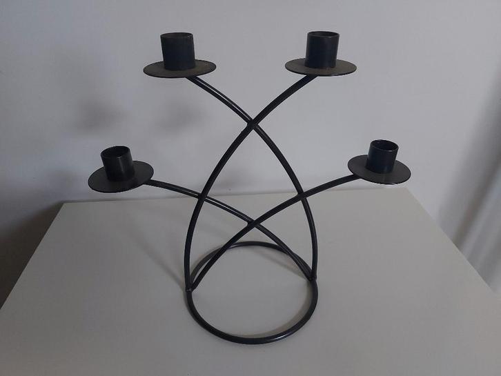Chandelier noir 4 bougies, Maison & Meubles, Accessoires pour la Maison | Bougeoirs & Bougies, Utilisé, Chandelier, 25 à 50 cm