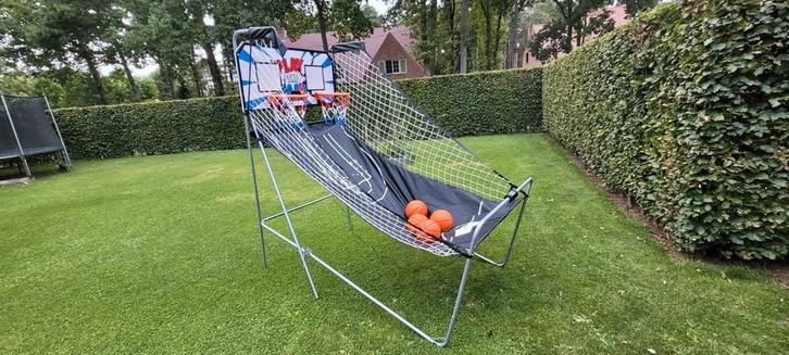 Basketbal arcade met elektronisch scorebord, Sport en Fitness, Basketbal, Zo goed als nieuw, Ophalen