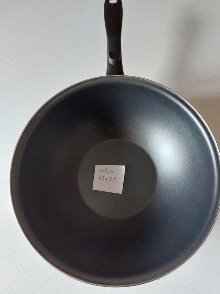 Wokpan 13/28 Nieuw, Huis en Inrichting, Keuken | Potten en Pannen, Nieuw, Wok, Aluminium, Ophalen of Verzenden