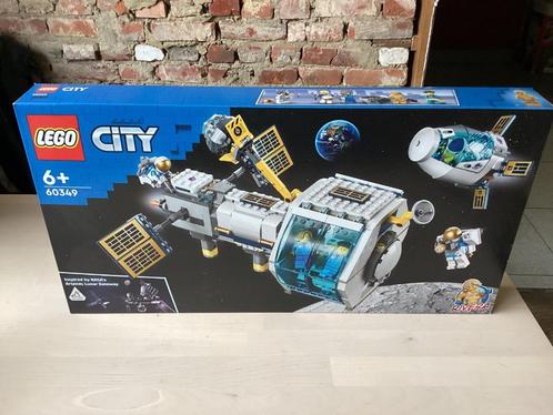 Lego 60349 City Ruimtestation op de maan, Hobby en Vrije tijd, Modelbouw | Overige, Nieuw, Ophalen