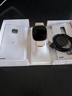 Fitbit Sense Lunar White, Handtassen en Accessoires, Ophalen, Zo goed als nieuw