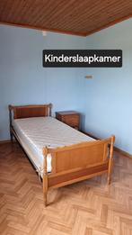 Kinderslaapkamer eik met matras nachttafel, Huis en Inrichting, Slaapkamer | Complete slaapkamers, Ophalen, Zo goed als nieuw