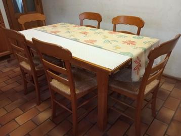 Table salle à manger en bois massif chêne clair.  beschikbaar voor biedingen