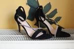 CHAUSSURES !!! Sandales velours noir et strass (P 38), Vêtements | Femmes, Chaussures, Noir, Enlèvement ou Envoi, Sandales et Mûles