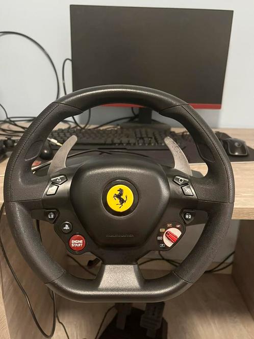 Thrustmaster T80 Ferrari racestuur + pedalen, Games en Spelcomputers, Spelcomputers | Sony Consoles | Accessoires, Zo goed als nieuw