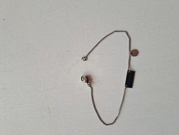 Leuk klein zilveren armbandje  beschikbaar voor biedingen