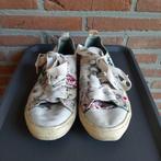 Sneakers met bloemen Emilio Luca, Vêtements | Femmes, Chaussures, Sneakers et Baskets, Emilio Luca, Porté, Enlèvement ou Envoi