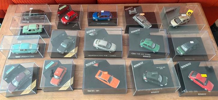Renault 1:43 collectie (33 modellen), Hobby en Vrije tijd, Modelauto's | 1:43, Zo goed als nieuw, Auto, Norev, Ophalen