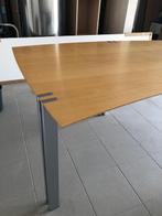 Bureau fineer hout met alu poten, Ophalen, Zo goed als nieuw, Bureau