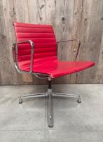 1 VITRA EA108 RODE LEREN FAUTEUIL ONTWERP CHARLES & RAY EAME, Gebruikt, Ophalen of Verzenden, Bureaustoel, Rood