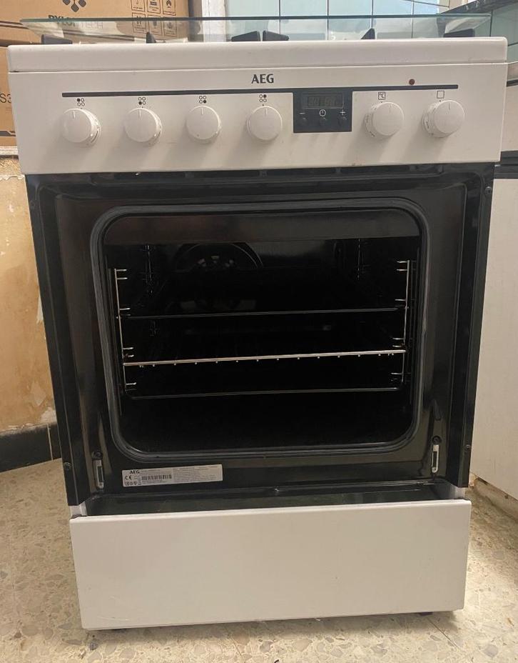 AEG gasfornuis met elektrische oven, Elektronische apparatuur, Fornuizen, Zo goed als nieuw, Vrijstaand, Gas, 4 kookzones, 85 tot 90 cm