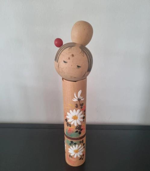 Mooie kokeshi in de stijl van Ishida Waichi, Antiek en Kunst, Kunst | Beelden en Houtsnijwerken, Verzenden