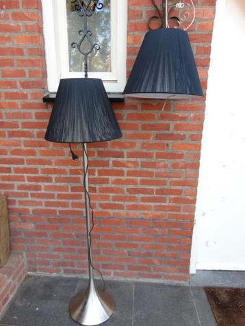Staande lamp met bijpassende hanglamp beschikbaar voor biedingen