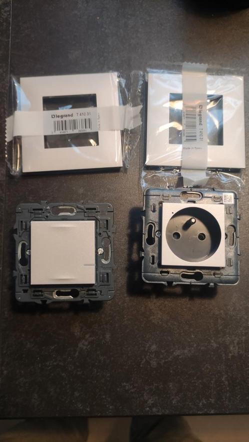 Legrand Valena Next smart dimmer en smart stopcontact, Doe-het-zelf en Bouw, Elektriciteit en Kabels, Nieuw, Stopcontact, Ophalen of Verzenden