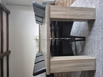 6 tafelstoelen beschikbaar voor biedingen