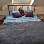 Lit 160 cm plus deux table de chevet, Maison & Meubles