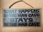 Plaque en bois — What Happens in the Man Cave Stays in the M, Envoi, Comme neuf