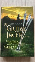 De grijze jager - De ruïnes van Gorlan (John Flanagan), Ophalen of Verzenden, Zo goed als nieuw, John Flanagan