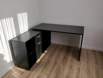 Bureau (hoek) beschikbaar voor biedingen