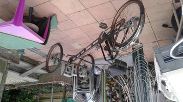 Oude 3 wieler frame beschikbaar voor biedingen
