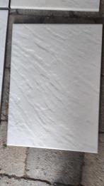 Lot tegels 22.5 cm op 31 cm en 0.8 dik - 106 stuks, Doe-het-zelf en Bouw, Ophalen, Nieuw, 20 tot 40 cm, 20 tot 40 cm