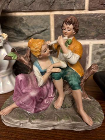 Porseleinen koppeltje  beschikbaar voor biedingen