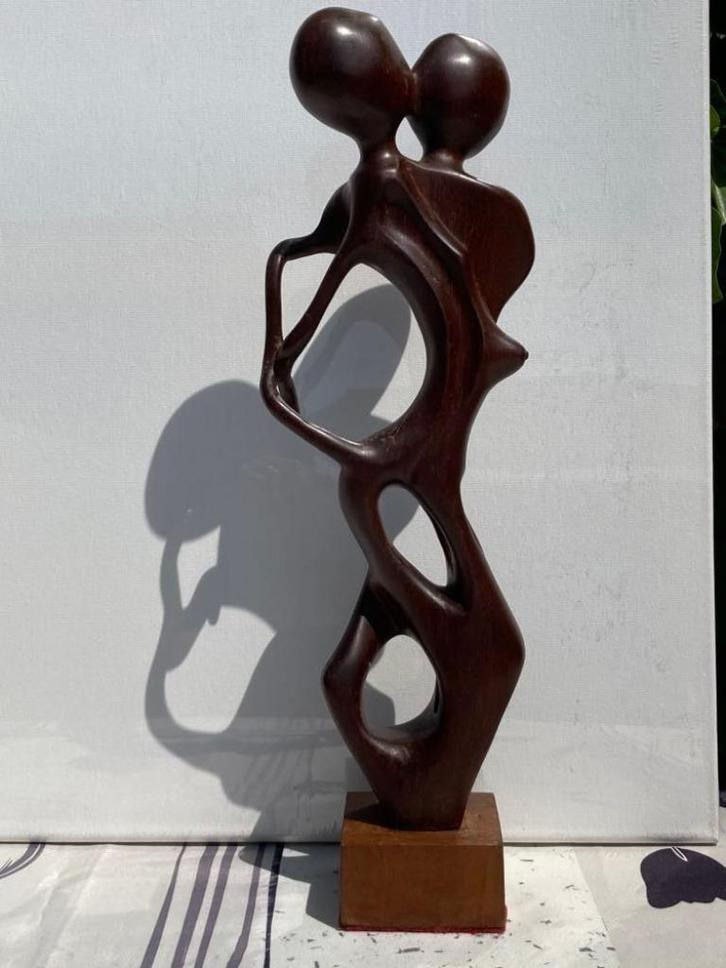 kussend koppel     ( houten beeld ), Antiek en Kunst, Kunst | Beelden en Houtsnijwerken, Ophalen of Verzenden