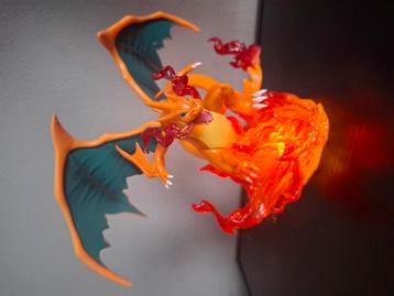 Pokémon Charizard met licht beschikbaar voor biedingen