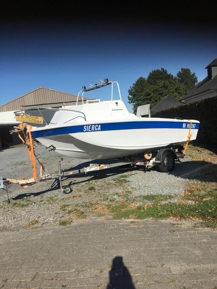 Motorboot pilot, Watersport en Boten, Motorboten en Motorjachten, Gebruikt, Polyester, Tot 6 meter, Benzine, Binnenboordmotor