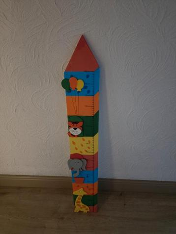 Houten groeimeter zeer mooi beschikbaar voor biedingen