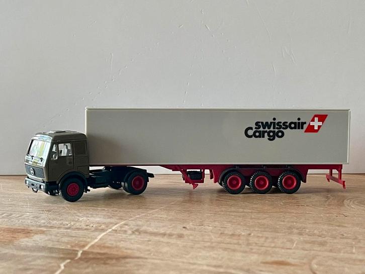 Herpa MB NG Swissair Cargo 1:87, Hobby & Loisirs créatifs, Voitures miniatures | 1:87, Comme neuf, Bus ou Camion, Herpa, Enlèvement ou Envoi