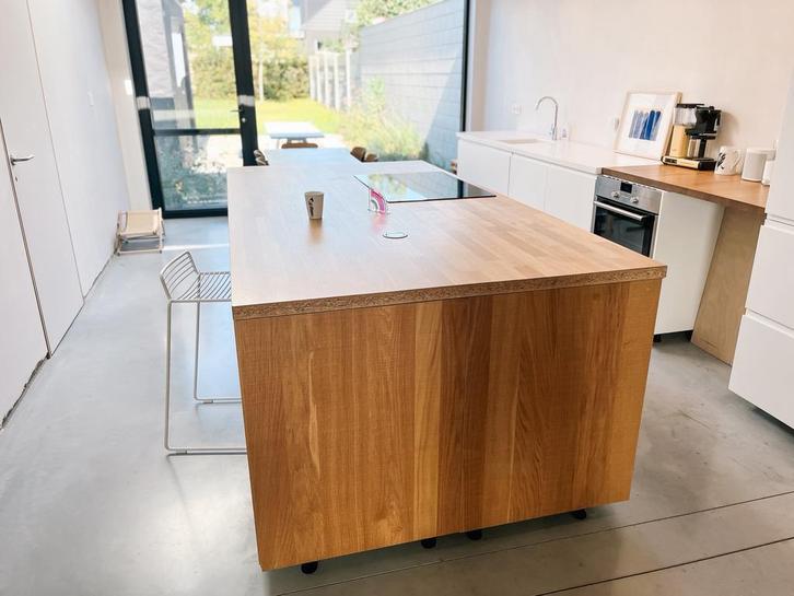 Keukeneiland met inductiekookplaat en recirculatiedampkap, Huis en Inrichting, Keuken | Complete keukens, Gebruikt, Hout, Ophalen