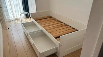 BRIMNES Ikea - uittrekbaar bed met matrassen beschikbaar voor biedingen