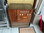 Antieken radiokast met platenspeler en radio., Antiek en Kunst, Ophalen
