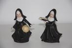 2 sportende nonnen beeldjes, Antiek en Kunst, Antiek | Religieuze voorwerpen, Ophalen of Verzenden